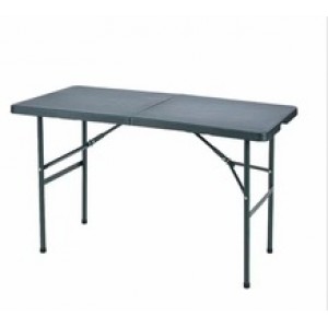 Folding table